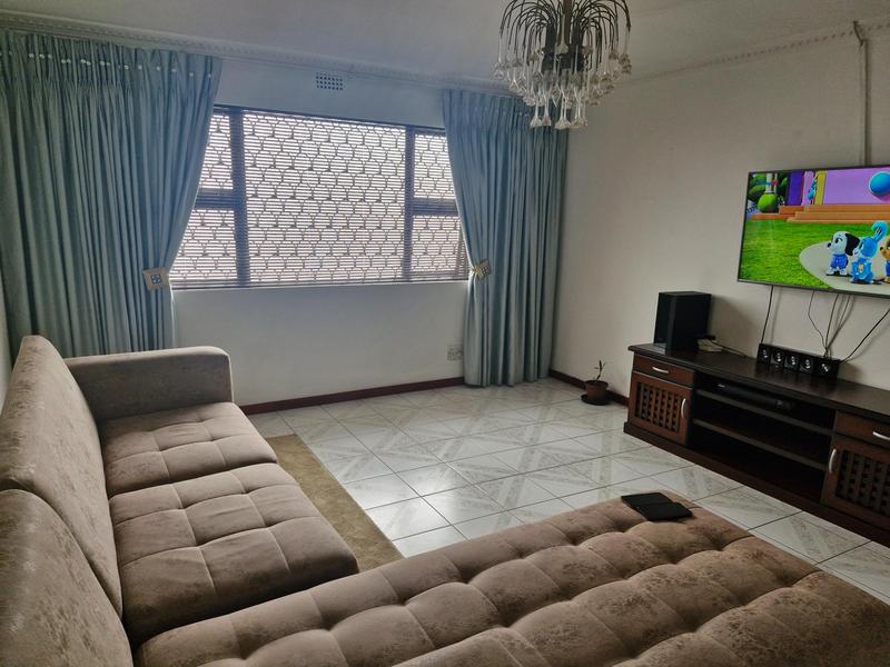 6 Bedroom Property for Sale in Cravenby Western Cape